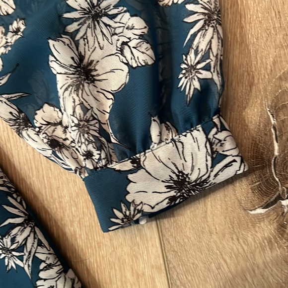 Ann Taylor - long, sheer sleeve, full skirt, lined teal colored floral dress. 4. - Picture 4 of 16